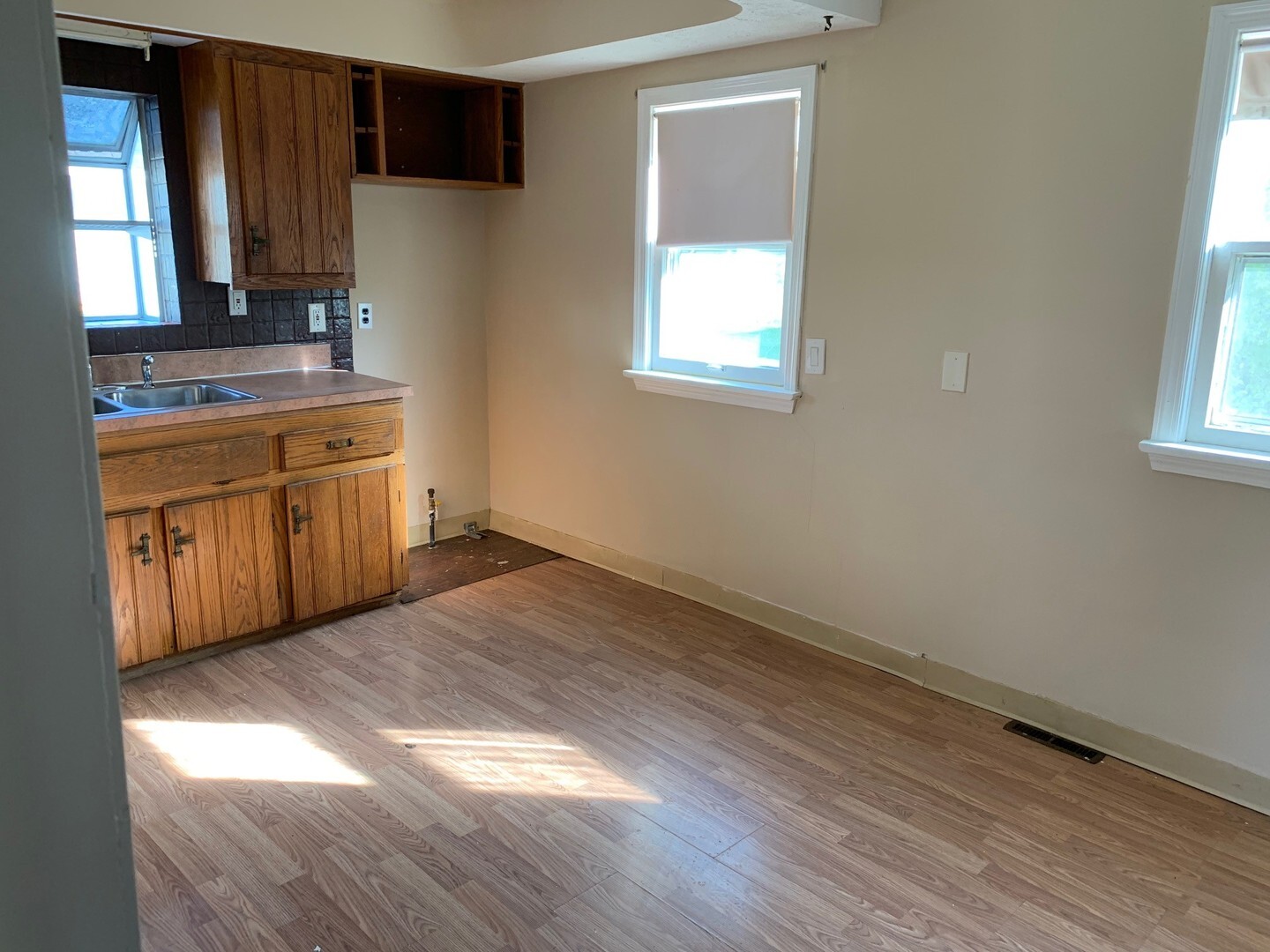 15419 Woodbrook Ave Maple Heights, OH 44137 – photo 2