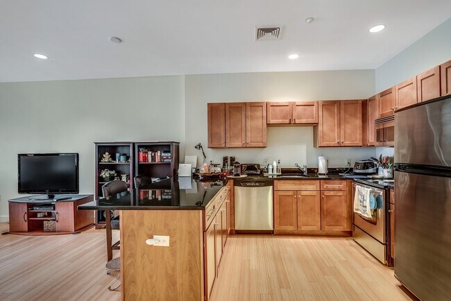 Foto del edificio - 99 Chestnut Hill Ave
