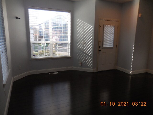 Building Photo - 12982 SW Kameron Way
