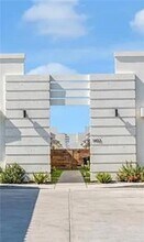 Building Photo - 13 Marcela Dr