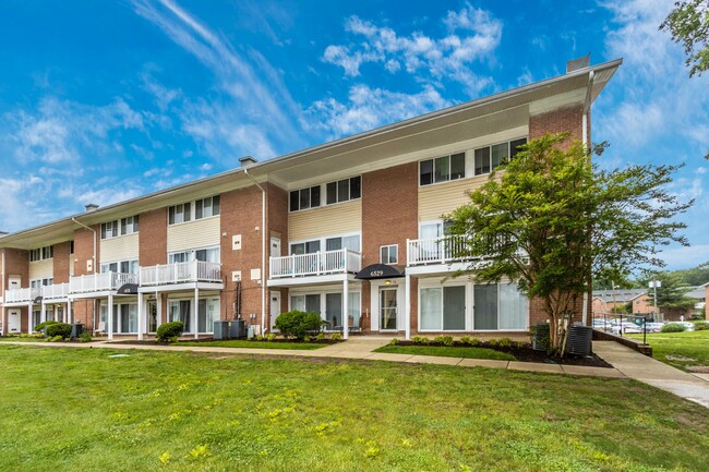 Apartamentos en alquiler en Forestville, MD | Apartamentos en la Avenida - Avenue Apartments