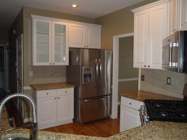 Building Photo - 1451 Echo Mill Dr