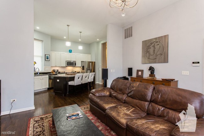 Building Photo - 3 br, 2 bath Condo - 2113 W Washington Blvd 1