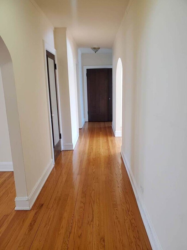 Foto del edificio - 2201 Maple Ave