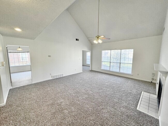 Foto del edificio - 11230 Cashmere Wood Dr
