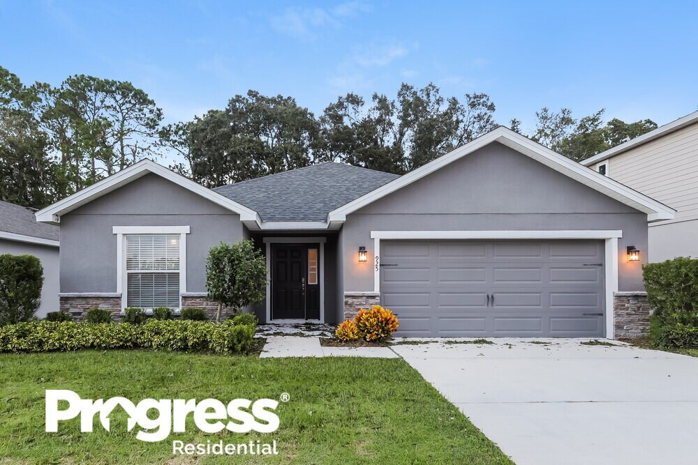 925 Pearly Ridge Ln, Lakeland, FL 33809 House for Rent in Lakeland, FL