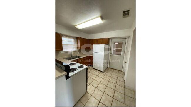 Building Photo - Cute 2-bedroom 1 bath, Centrally Located