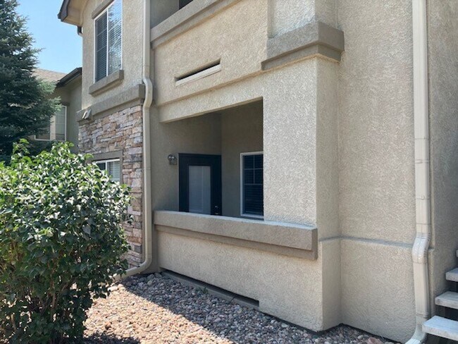 Foto del edificio - 6924 Ash Creek Heights