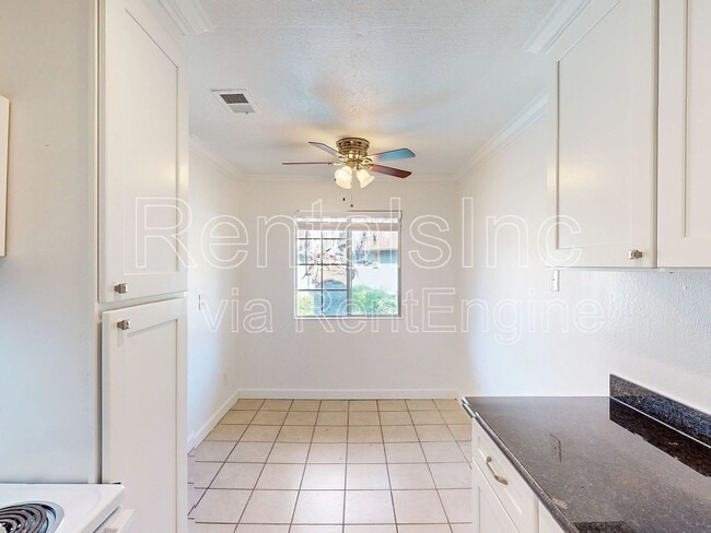 Building Photo - 18213 Happy Ln