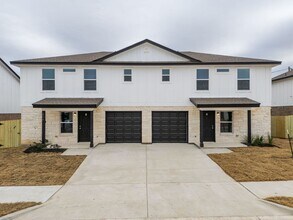 Building Photo - 804 White Meadow Ln