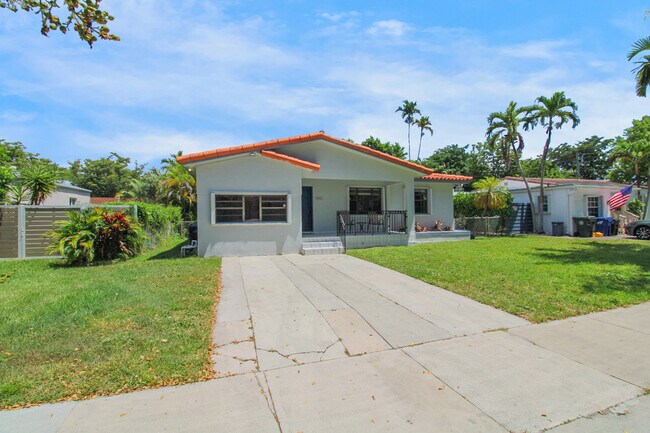 Building Photo - 5921 SW 13th Terrace