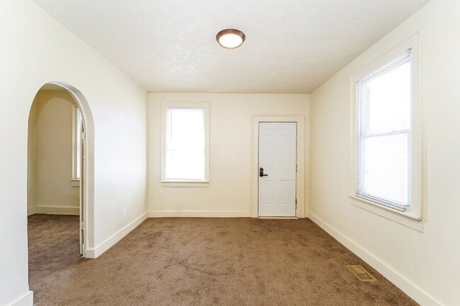 Building Photo - 3460 Erin Ave