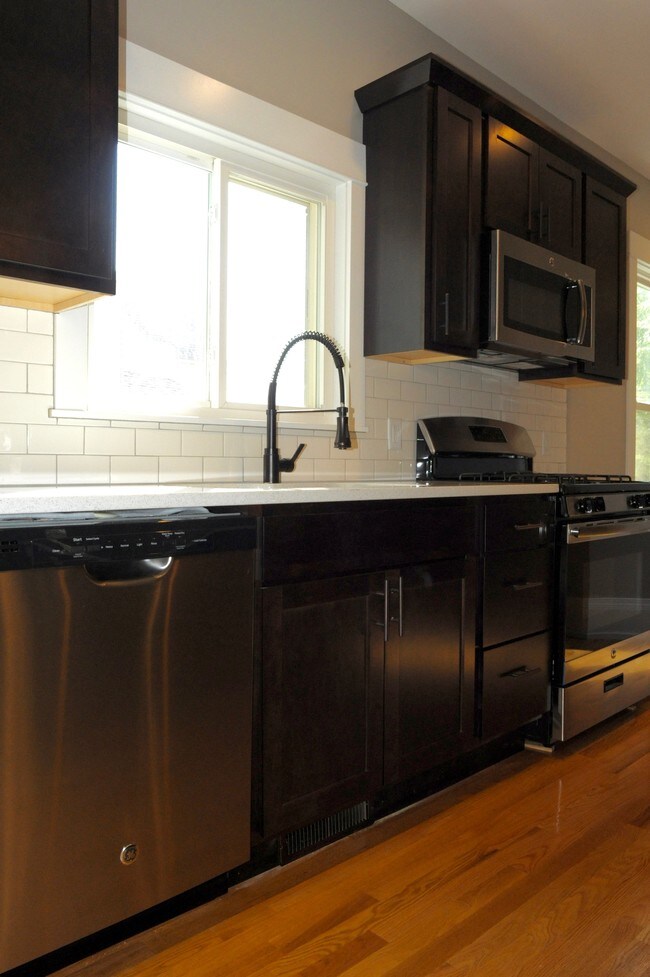 Building Photo - 234 Marion Ave NW