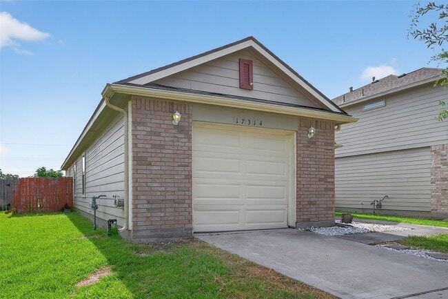 Building Photo - 17314 Blackstone Trails Dr