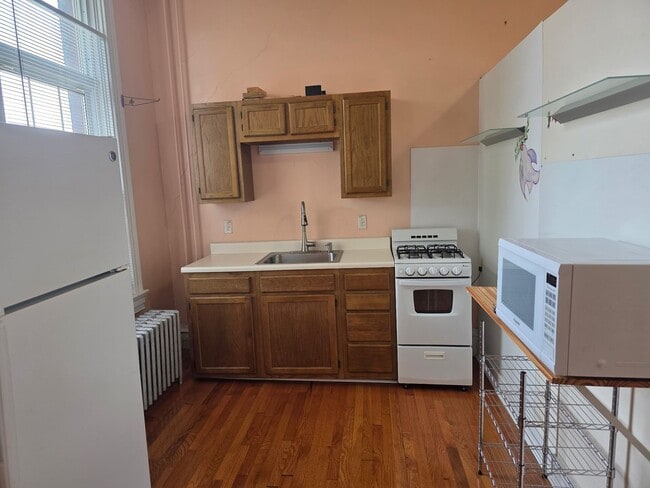 Building Photo - 140 S Fairmount St