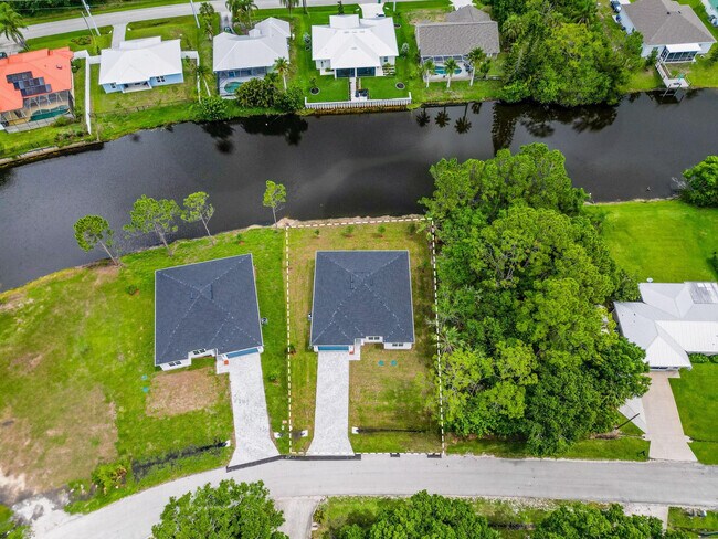 Foto del edificio - 573 Joy Haven Dr