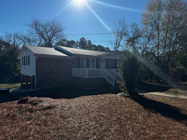 Foto del edificio - 3 bedroom 2 bath ranch in Fayetteville