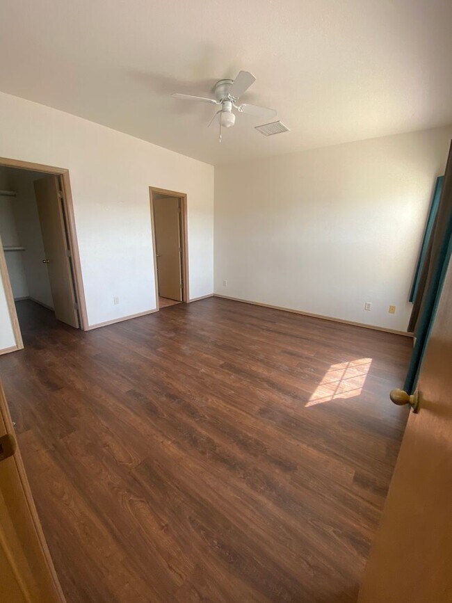 Foto del edificio - Nice townhome located off Foothills and Telshor.