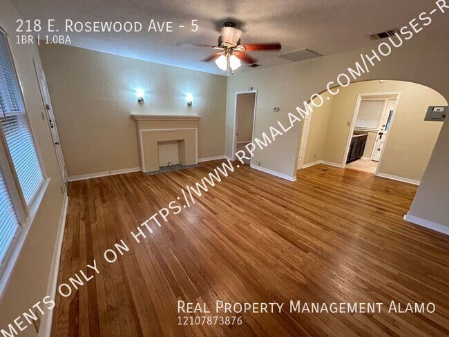 Foto del edificio - 218 E Rosewood Ave