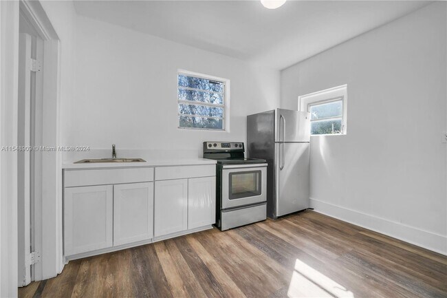 Foto del edificio - 526 SW 3rd St