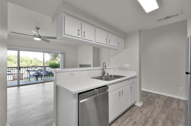 Building Photo - 12800 Melville Dr