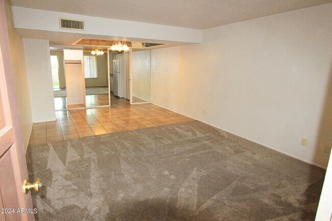 Building Photo - 1010 N Pueblo Dr