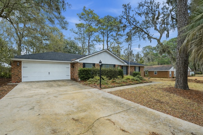 Building Photo - Ranch Home in Wilmington Park For Lease