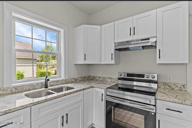 Building Photo - House