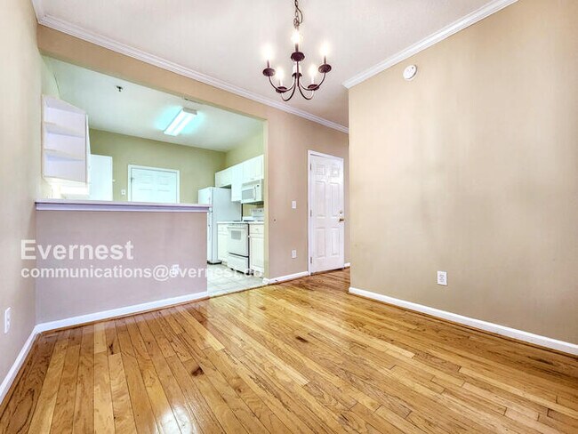 Foto del edificio - 207 Spring Heights Ln