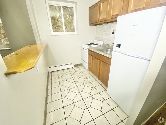 1 Bedroom - Brittany Apartments