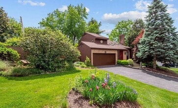 Building Photo - 4004 Westview Dr