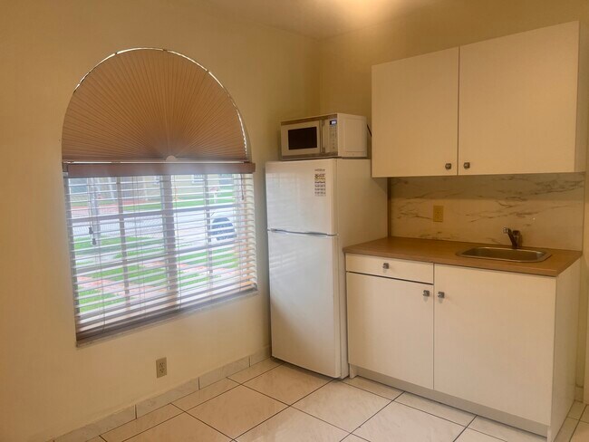 Foto del edificio - 8916 SW 11th St