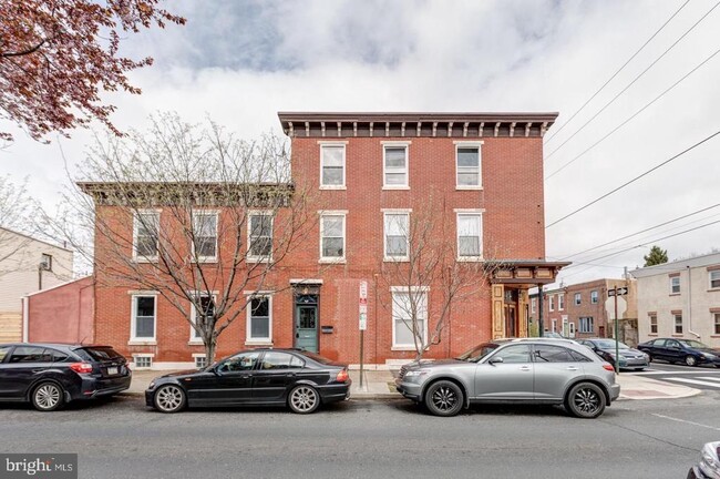 Building Photo - 2434 E Dauphin St