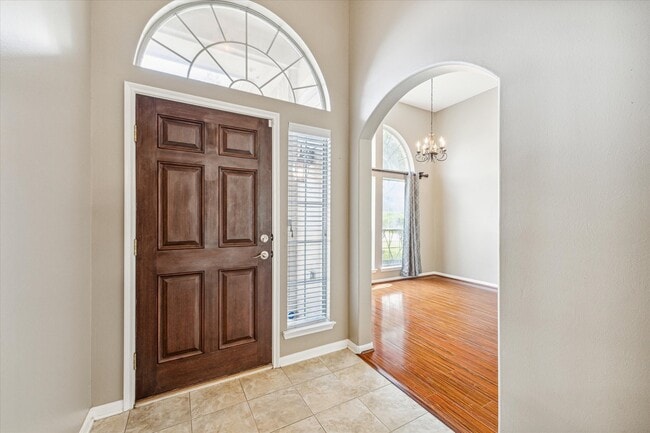 Building Photo - 18703 Summercliff Ln
