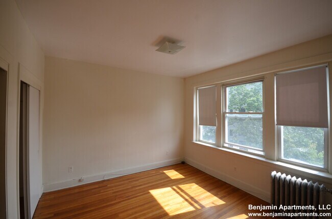 Building Photo - 33 Lancaster Terrace