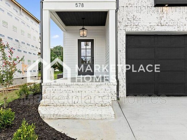 Building Photo - 578 Shanti Dr