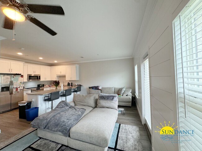 Building Photo - Gorgeous Townhouse in Fort Walton Beach!