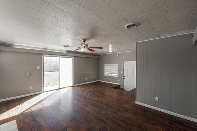 Foto del edificio - Short Term Lease