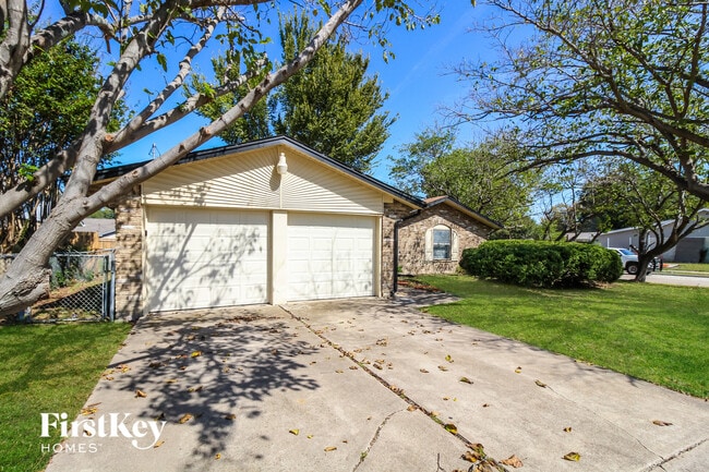 Building Photo - 502 Oak Ridge Pl