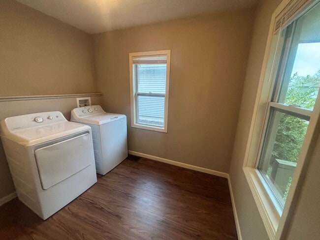 Foto del edificio - West End Comfort with Updated Kitchen