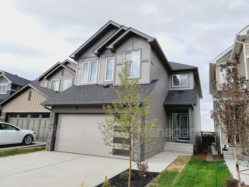 Primary Photo - 2638 Donaghey Cres SW
