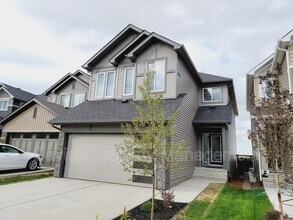 Building Photo - 2638 Donaghey Cres SW