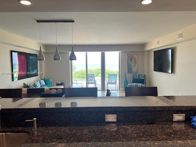 Foto del edificio - 5701 Collins Ave