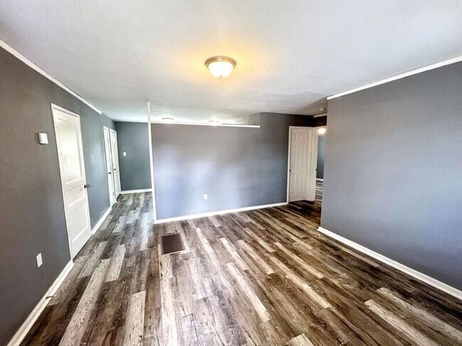 Foto del edificio - 40 Hiland Pl