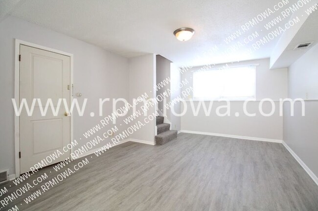 Foto del edificio - GREAT LOCATION!! 2 Bedroom Duplex in Ankeny