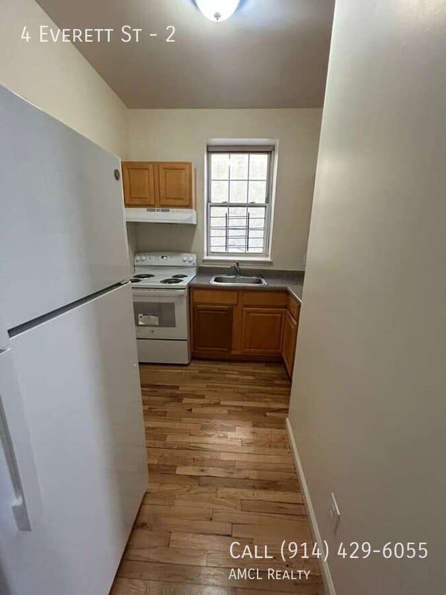 Building Photo - 4 Everett St