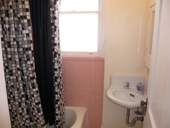 Foto del edificio - 730 Leavenworth St