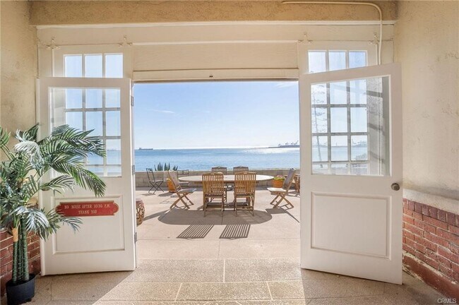 Foto del edificio - 1616 E Ocean Blvd