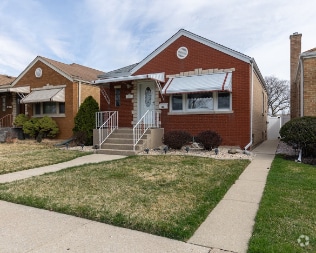 Building Photo - 2417 Northgate Ave