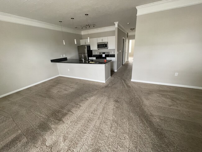 Building Photo - 1355 Hallashire Dr